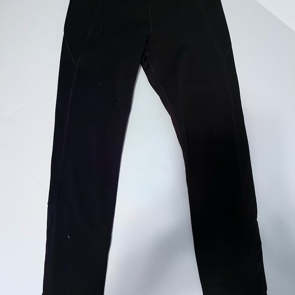 Under Armour black leggings